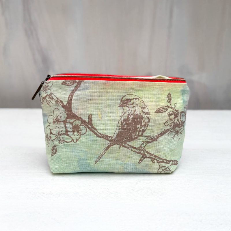 Halbleinen Etui aus der Unique Kollektion mit dem Spatz als Motiv