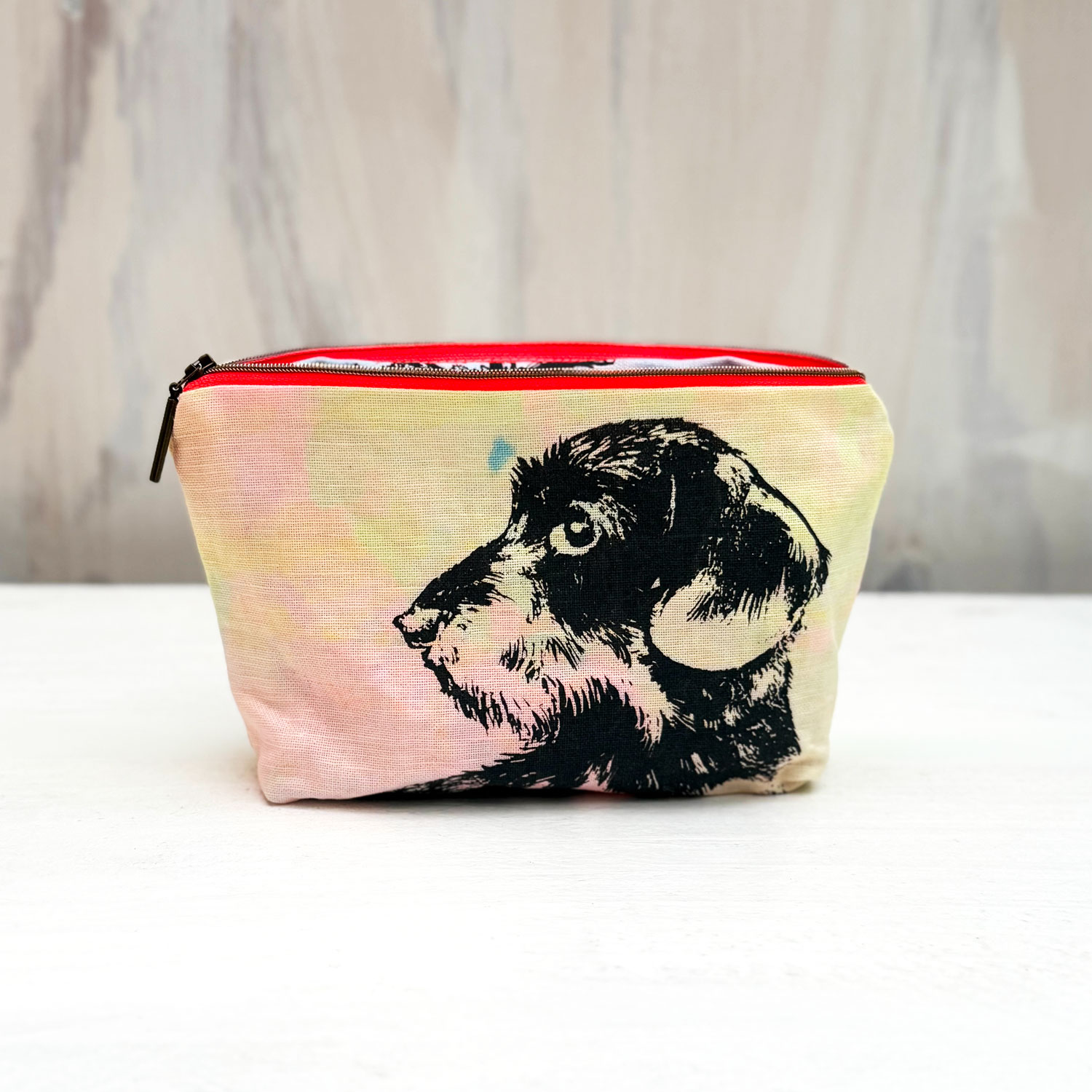 Halbleinen Etui aus der Unique Kollektion mit Kaefern als Motiv