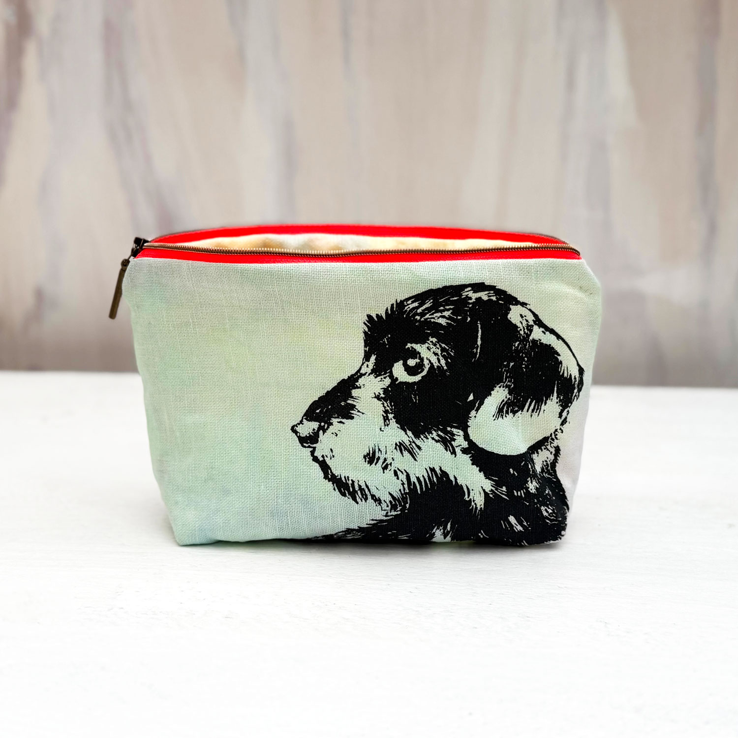 Halbleinen Etui aus der Unique Kollektion mit Kaefern als Motiv