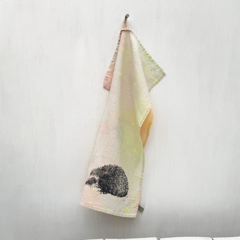 Leinengeschirrtuch aus der Unique-Kollektion mit dem Motiv Igel