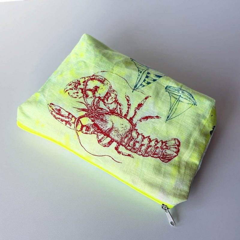 Frohstoff Atelier Etui aus Halbleinen mit dem Hummer und Schiffchen als maritimes Motiv