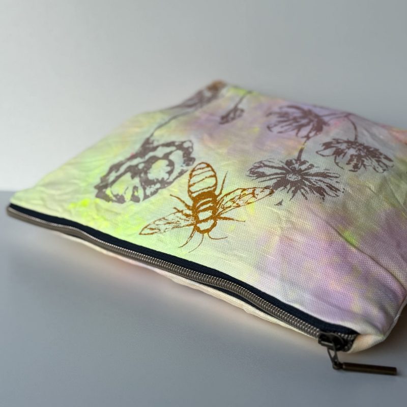 Frohstoff Atelier Etui mit den Wildblumen als Motiv
