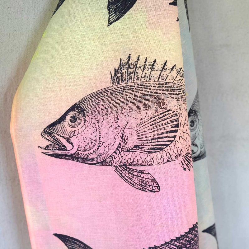 Frohstoff Atelier Geschirrtücher aus Halbleinen mit dem Fischtrio als Motiv in bunten Farben