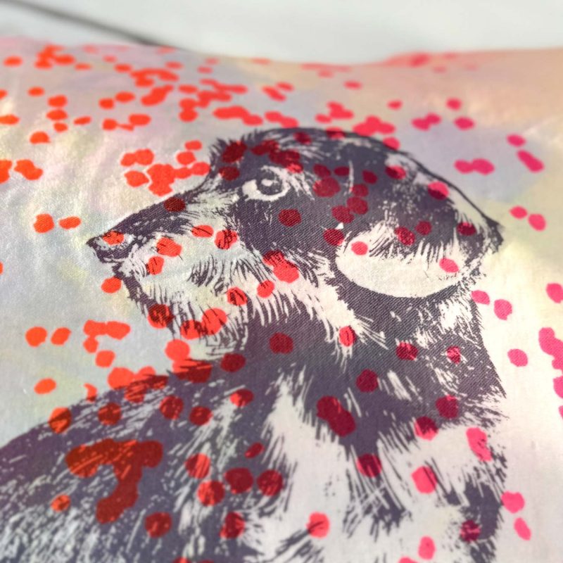 Buntes Frohstoff Atelier Kissen mit dem Motiv Dackel