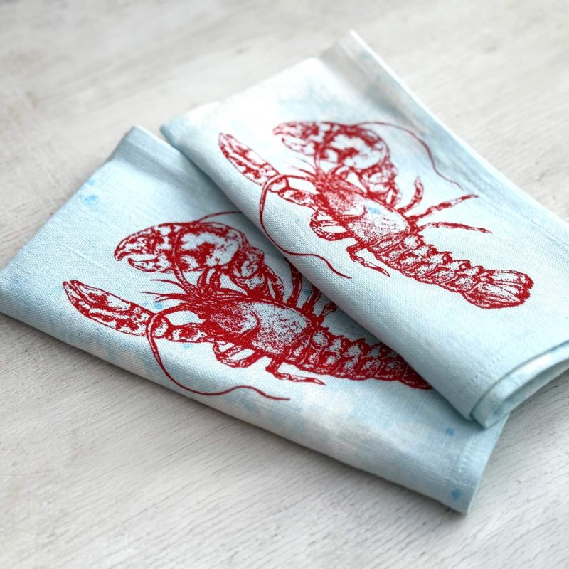 Frohstoff Unique Atelier Serviettenset bunt eingefärbt mit dem Hummer als Motiv