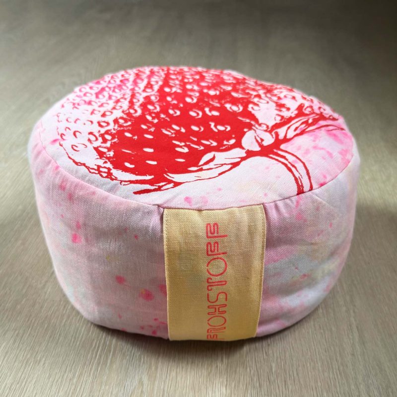 Frohstoff Atelier Unique Yogakissen mit der Erdbeere als Motiv