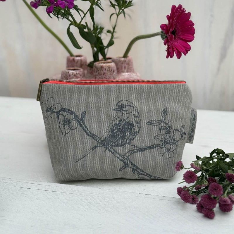 Frohstoff Etui mit dem Motiv Spatz in der Größe medium