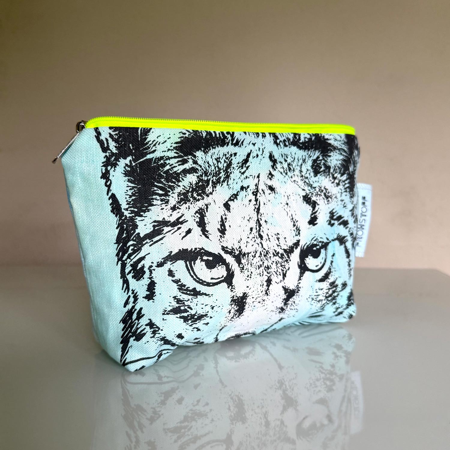 Frohstoff Unique Atelier Etui in bunten Farben mit dem Motiv Luchs