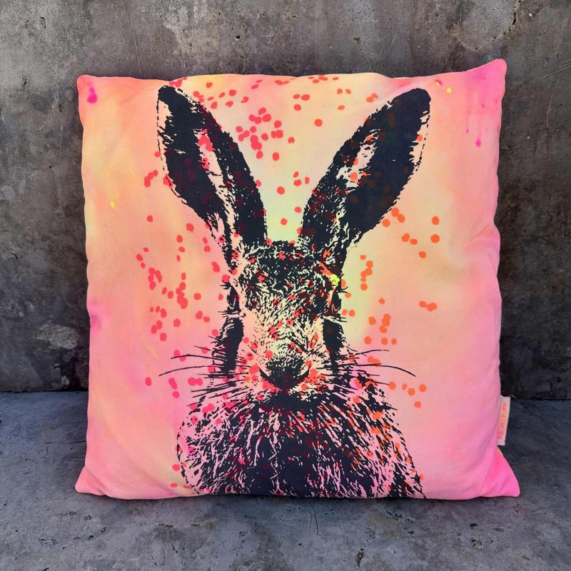 Frohstoff Unique Kissen mit dem Motiv Feldhase und Blueten