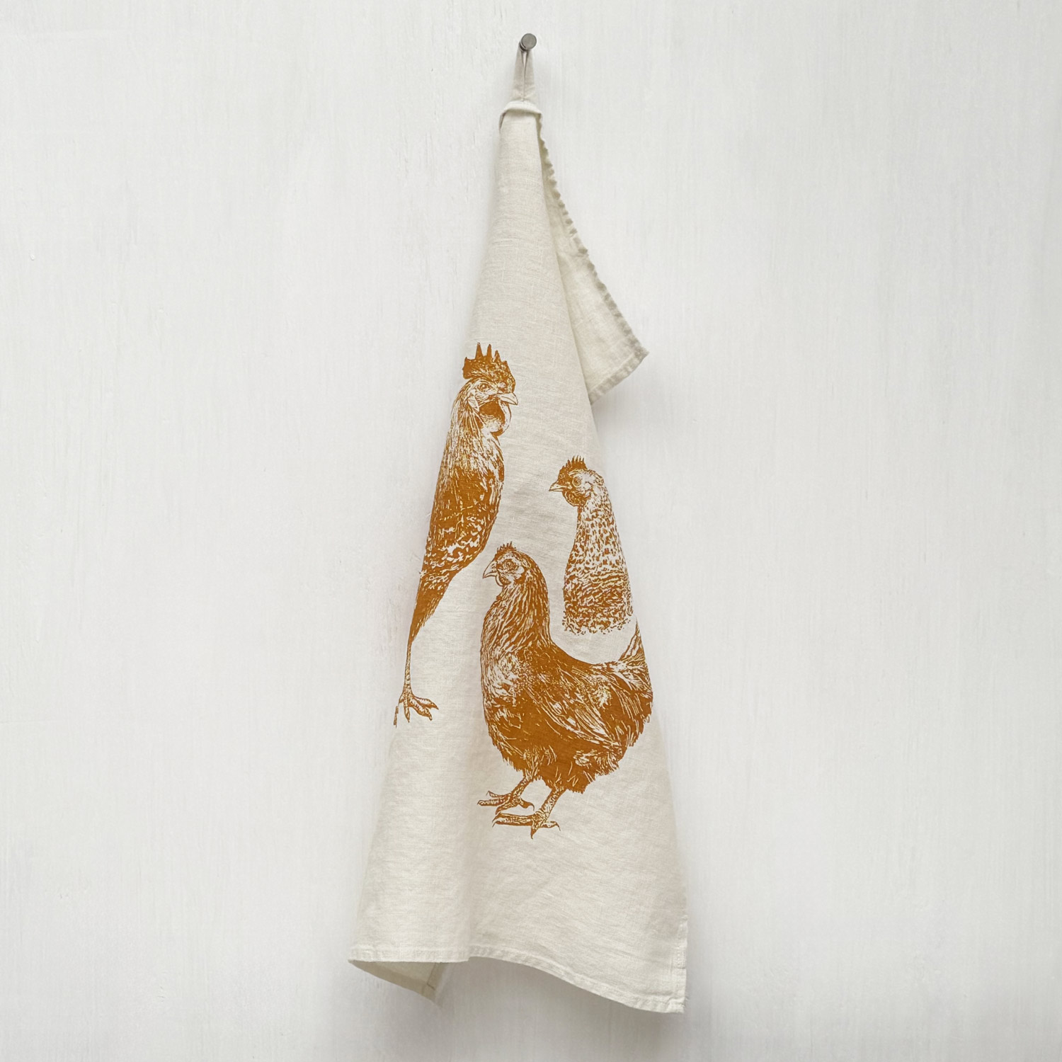 Frohstoff Leinengeschirrtuch in der Farbe Pine mit dem Motiv Hühnertrio