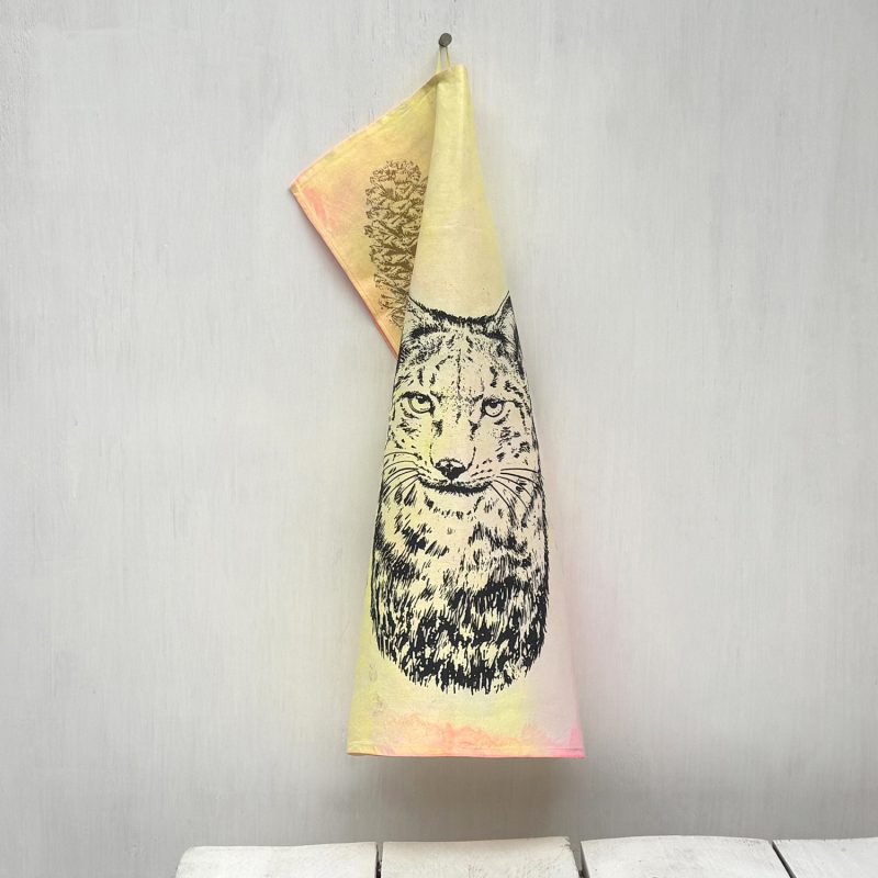 Frohstoff Atelier Geschirrtuch mit dem Motiv Luchs bunt eingefärbt