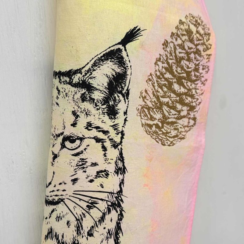 Frohstoff Atelier Geschirrtuch mit dem Motiv Luchs bunt eingefärbt