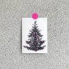 Frohstoff Postkarte mit dem Motiv Tanne in anthrazit und Kugeln in pink