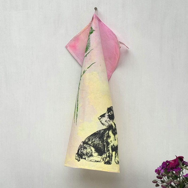 Frohstoff Qnique Atelier Geschirrtuch mit dem Motiv Dackel bunt eingefaerbt