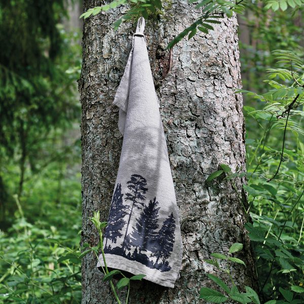 Frohstoff Geschirrtuch aus Leinen Natur mit Wald-Motiv in Anthrazit an einem Baum befestigt