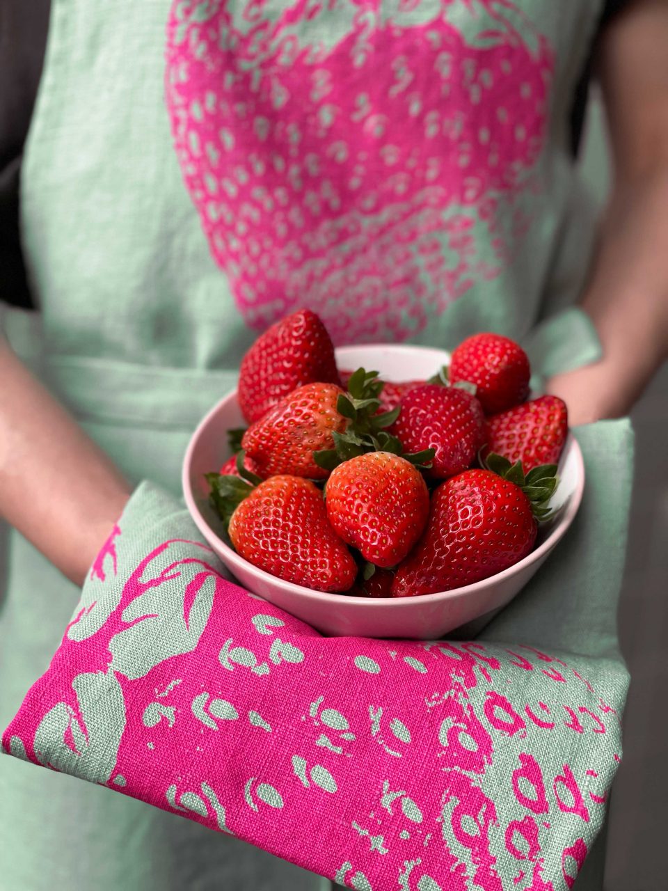 Zur Saison<br />
frische Erdbeeren<br />
